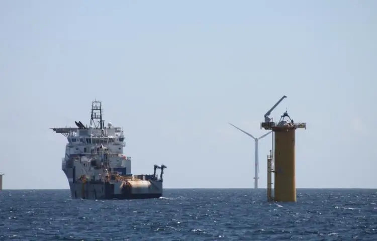 La pose des câbles interéoliennes est terminée sur le parc de Saint-Nazaire - Le Marin Publié le 18/08/2022 Vinsenk prod