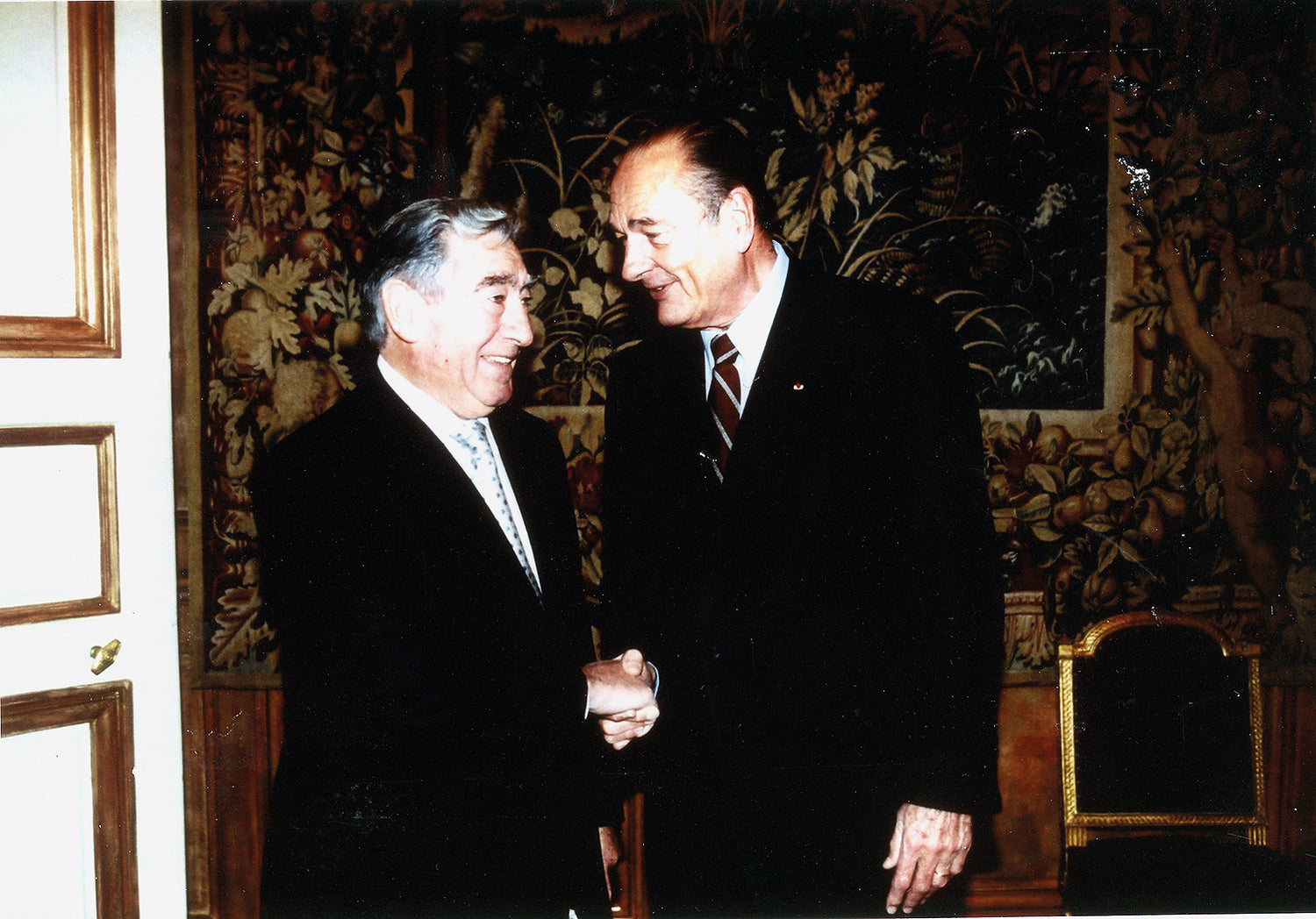 Michel Adrien en compagnie de Jacques Chirac, président de la république française, le 27 Novembre 2002